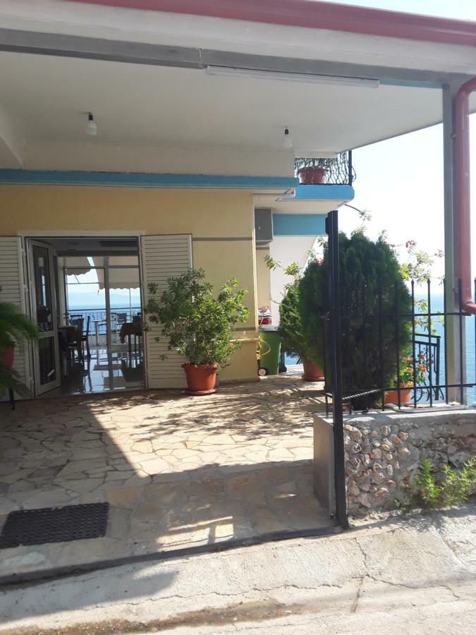 Odhisea Hotel Restaurant Qeparo Eksteriør billede